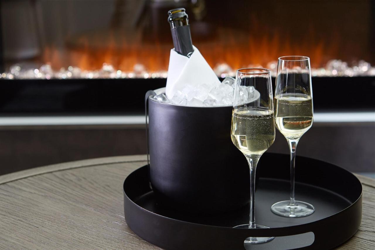 124 On Queen Hotel & Spa Niagara-on-the-Lake Luaran gambar Champagne