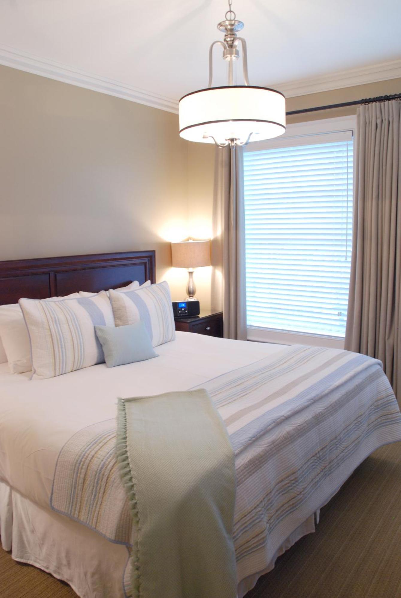 124 On Queen Hotel & Spa Niagara-on-the-Lake Luaran gambar A bedroom