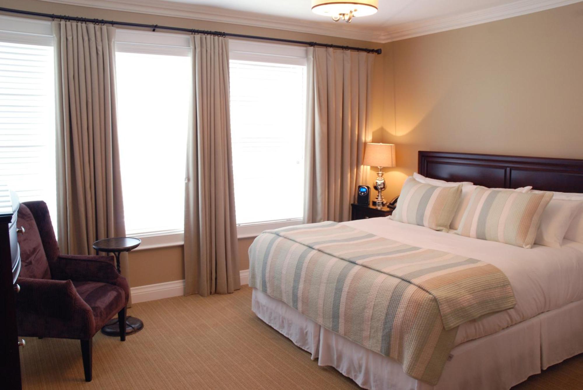 124 On Queen Hotel & Spa Niagara-on-the-Lake Luaran gambar A bedroom at the Inn