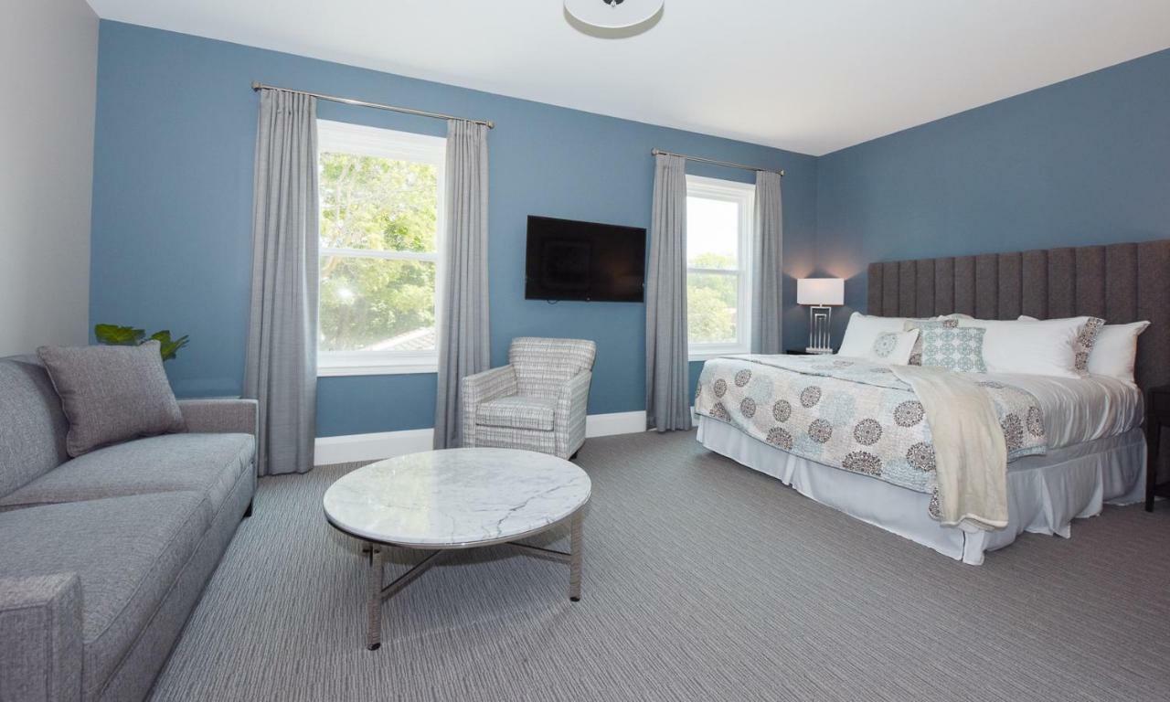 124 On Queen Hotel & Spa Niagara-on-the-Lake Luaran gambar A room at the Inn at the Opera