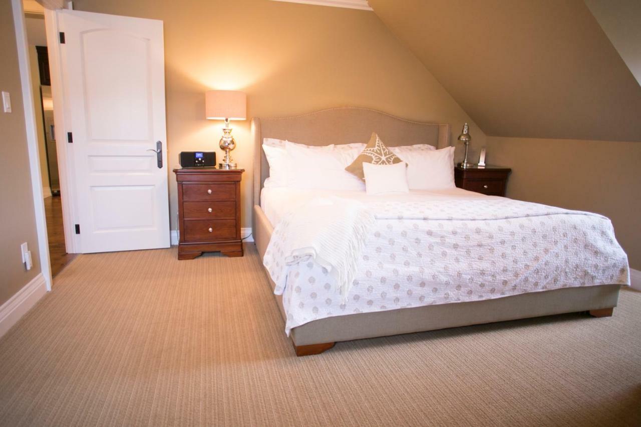 124 On Queen Hotel & Spa Niagara-on-the-Lake Luaran gambar A bedroom at the Inn at the Opera House