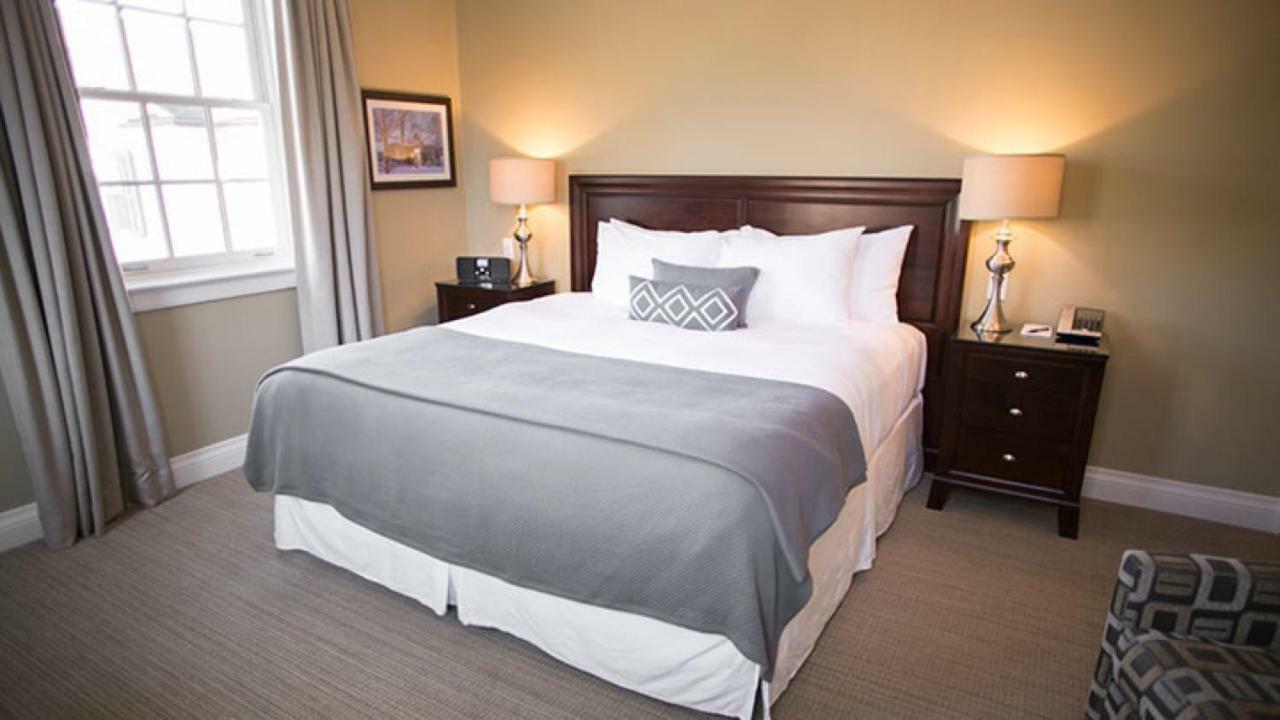 124 On Queen Hotel & Spa Niagara-on-the-Lake Luaran gambar A guest room at the Inn at St. John's